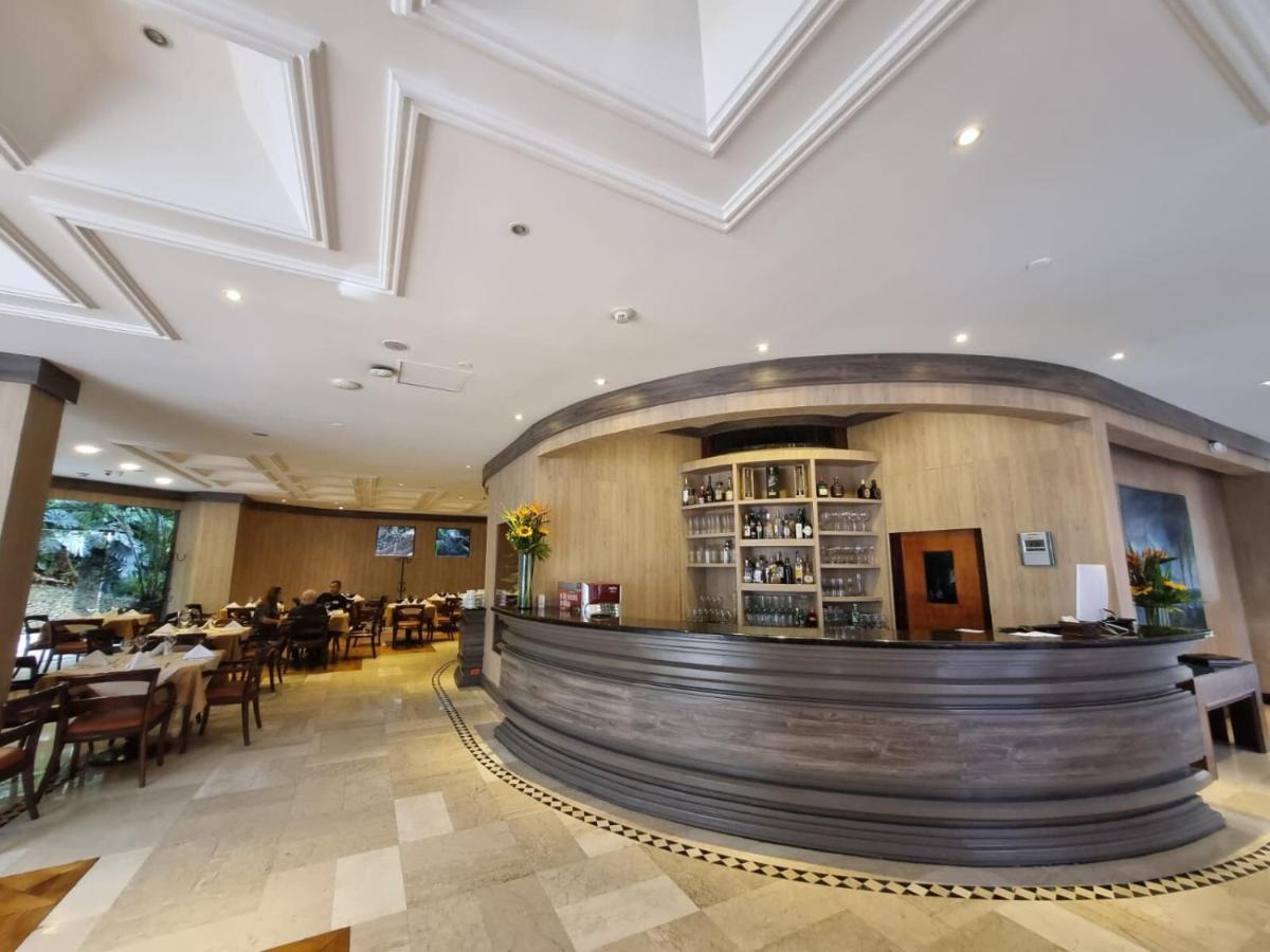 Hotel Dann Carlton Belfort Medellín Dış mekan fotoğraf The lobby bar